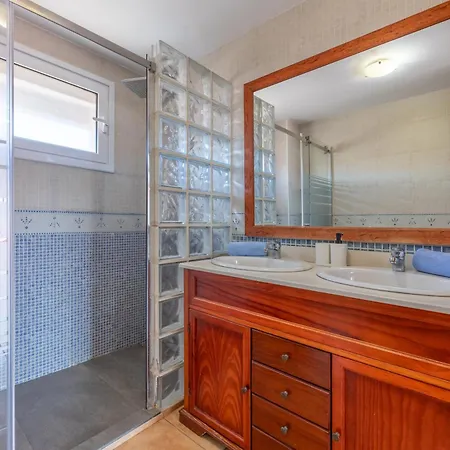 Majorera Private Pool By Holidays Вилла